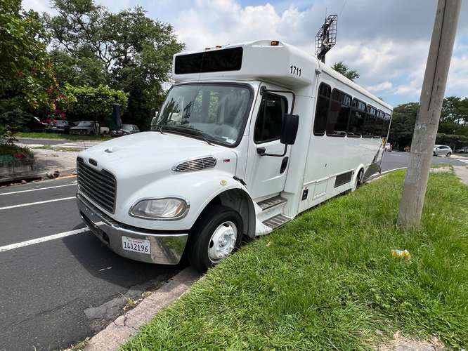 Microbus Freightliner 2018 motor cummins 