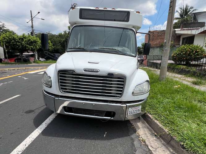 Microbus Freightliner 2018 motor cummins 