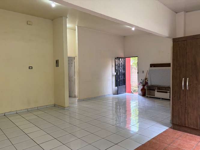  CASA EN VENTA CON MÁS TERRENO Y ESPACIOS AMPLIOS EN RESIDENCIAL VILLA PRIMAVERA, QUEZALTEPEQUE, LA LIBERTAD 
