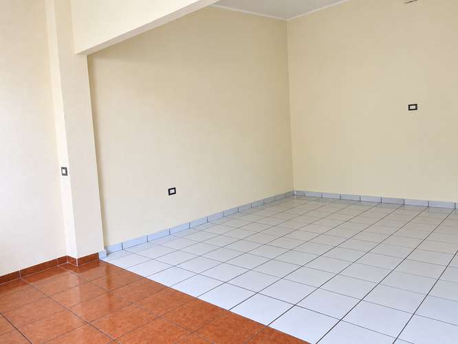  CASA EN VENTA CON MÁS TERRENO Y ESPACIOS AMPLIOS EN RESIDENCIAL VILLA PRIMAVERA, QUEZALTEPEQUE, LA LIBERTAD 