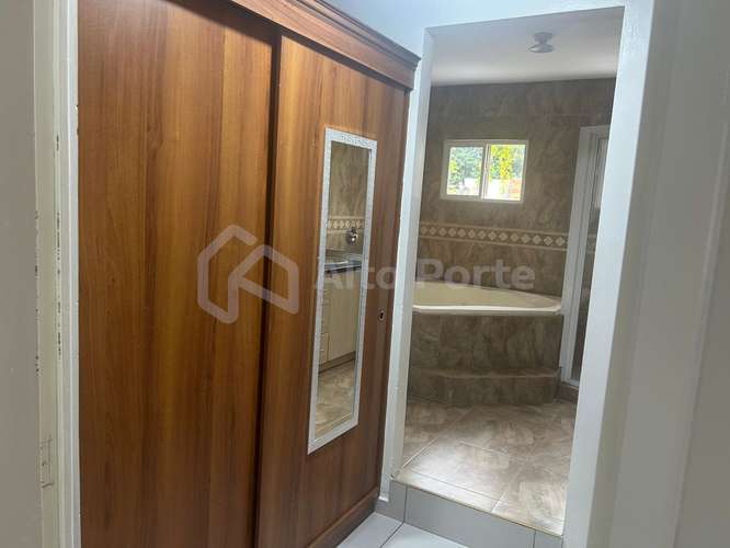 Venta de casa comercial en San Benito