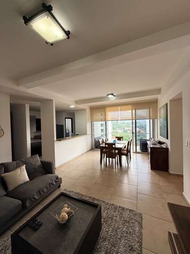  SE ALQUILA APARTAMENTO TORRE 21 SAN BENITO, AMUEBLADO, tiene 117.3 Mts2 Consta de: . Sala Comedor . Baño social . Coc