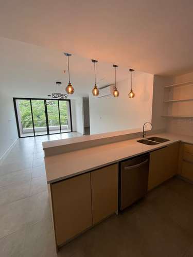  SE ALQUILA APARTAMENTO ARTEA 1, NUEVO CUSCATLÁN, CON LÍNEA BLANCA, Consta de: Sala, Comedor, Cocina abierta, Terraza 