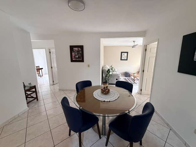  SE ALQUILA APARTAMENTO SIENA SAN BENITO, AMUEBLADO, REMODELADO, tiene 100 mts2, 3 habitaciones, area de servicio, 2 p