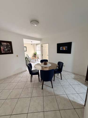  SE ALQUILA APARTAMENTO SIENA SAN BENITO, AMUEBLADO, REMODELADO, tiene 100 mts2, 3 habitaciones, area de servicio, 2 p