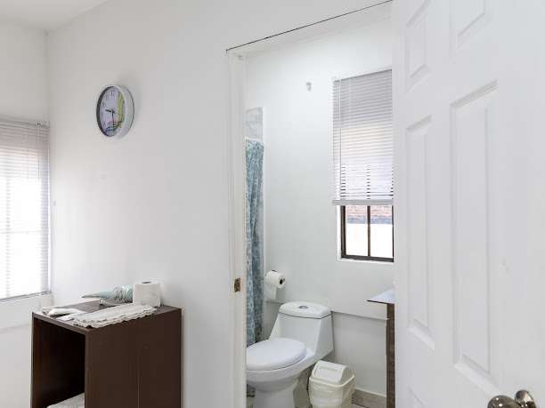 Habitación Amueblada, Baño Propio, Colonia Flor Blanca, S.S., Cerca H. Rosales, Pque. Cuscatlan y Ctro. Hist.