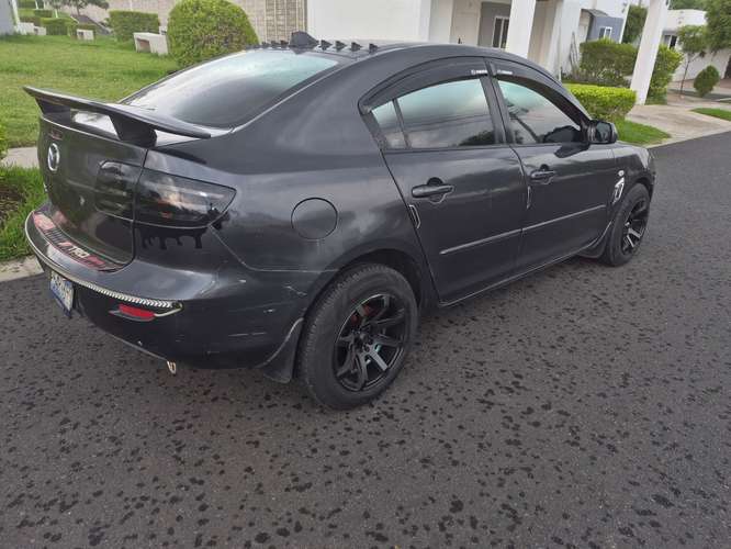 Vendo mazda 3 año 2006 de agencia estandar