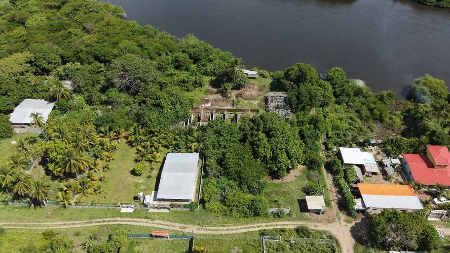 PROYECTO HOTELERO FRENTE AL ESTERO EN OBRA GRIS - PLAYA EL ESPINO USULUTÁN.