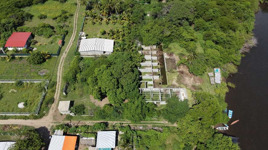 PROYECTO HOTELERO FRENTE AL ESTERO EN OBRA GRIS - PLAYA EL ESPINO USULUTÁN. - Imagen 2