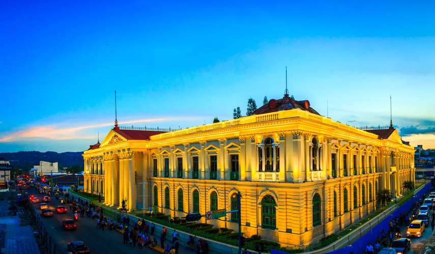 Alquiler de local en el Centro Histórico de San Salvador