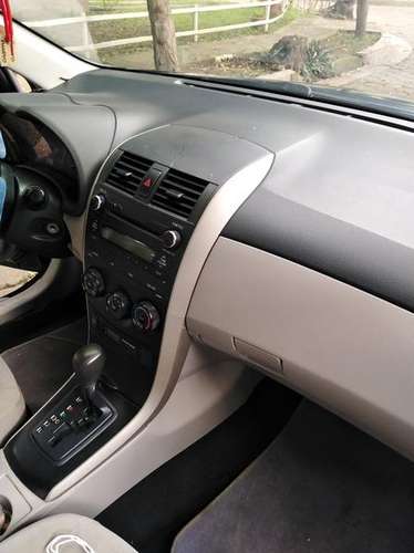 Toyota Corolla Automático Año 2011 - Imagen 3