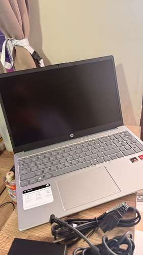 LAPTOP HP 15-FC0004LA  - Imagen 2