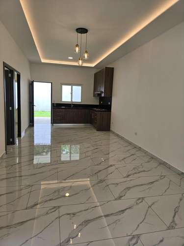 ¡CASA A ESTRENAR EN VENTA EN LOURDES COLÓN! DE UN NIVEL CON FINOS ACABADOS - Imagen 5