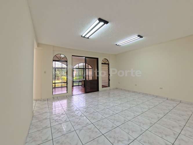  Casa comercial en venta en Escalón - Imagen 13