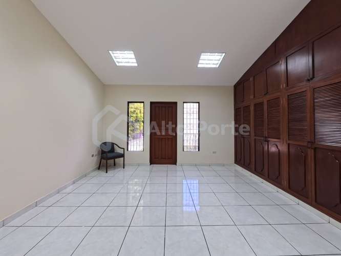  Casa comercial en venta en Escalón - Imagen 15