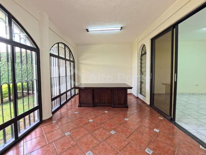  Casa comercial en venta en Escalón - Imagen 11
