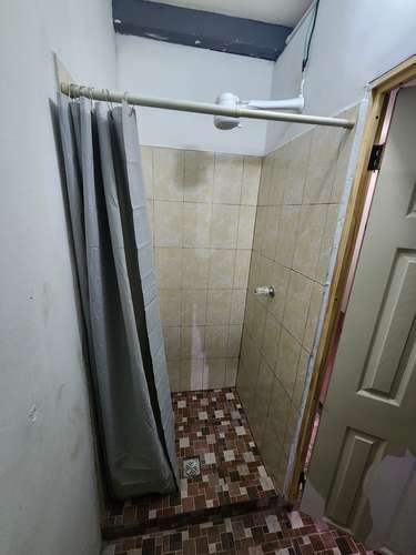 ALQUILER DE HABITACIÓN a PERSONA SOLA , BAÑO COMPARTIDO 