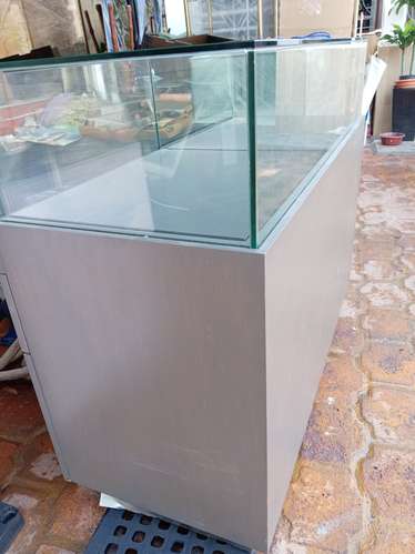 Fina Vitrina Importada Para Exibir sus Accesorios  - Imagen 2