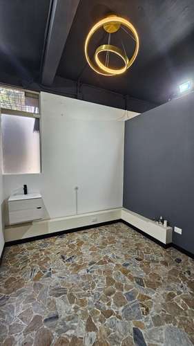 Amplio local comercial en alquiler | Colonia La Mascota - Imagen 5