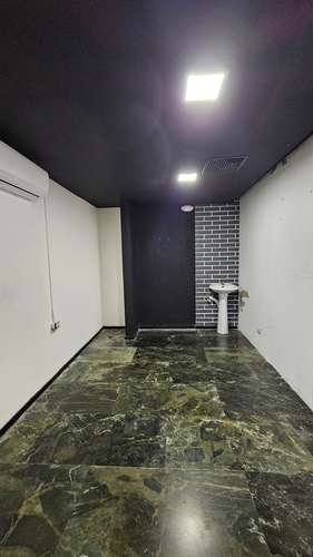 Amplio local comercial en alquiler | Colonia La Mascota - Imagen 7