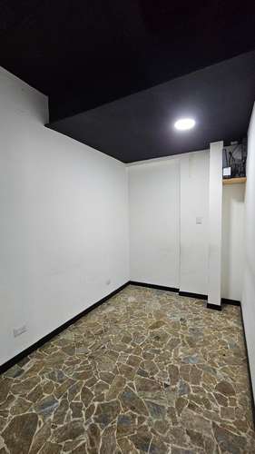 Amplio local comercial en alquiler | Colonia La Mascota - Imagen 8