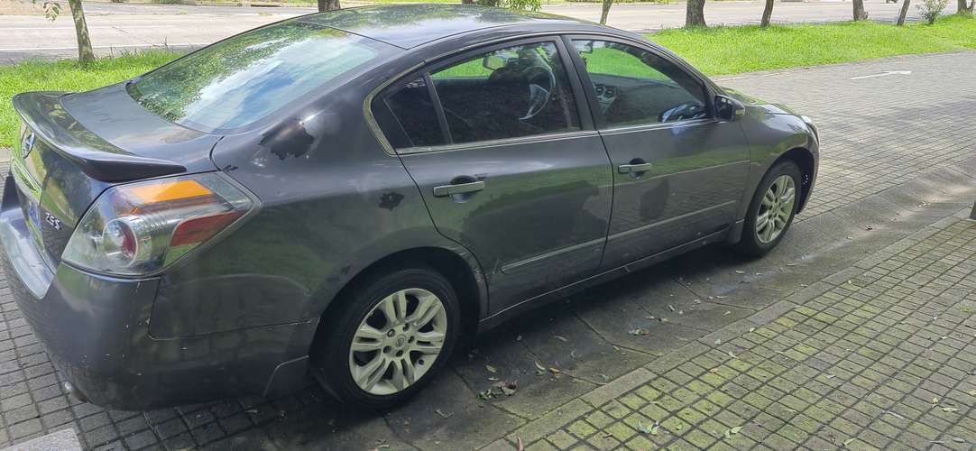 Nissan Altima 2012