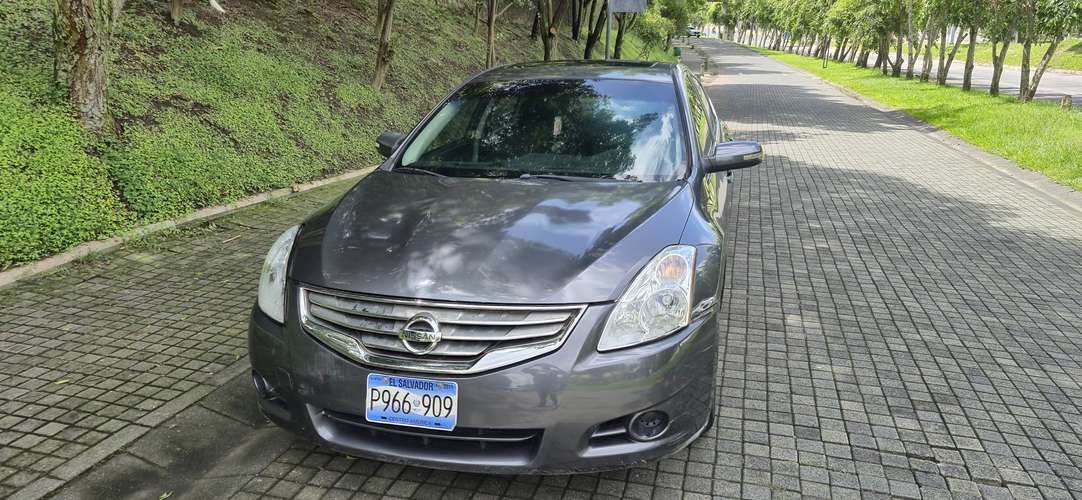 Nissan Altima 2012