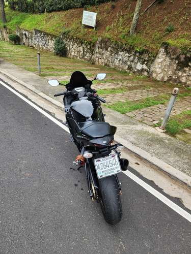 Yamaha R3 2023 de agencia 