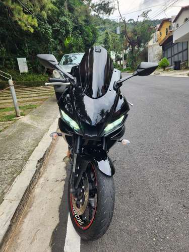 Yamaha R3 2023 de agencia 