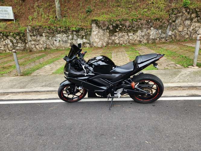 Yamaha R3 2023 de agencia 