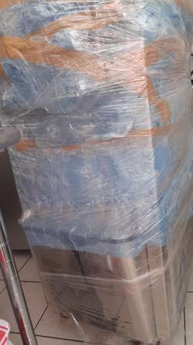 Máquina de Helado Suave Comercial Guangshen 2200W - 28-32L/h (De Pie)
