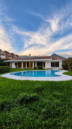 Casa en alquiler de 1 nivel en Colonia Maquilishuat