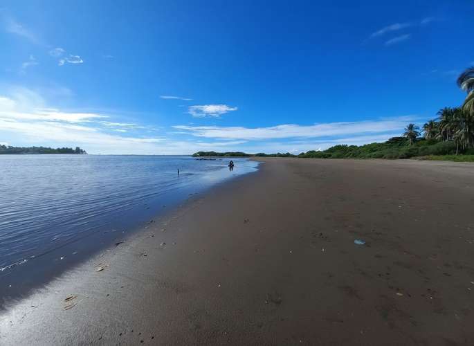 Espectacular terreno 33.43 Mz equivalentes a 234,080 m² en Metalío: frente a playas del Pacífico y la bocana, Sonsonate