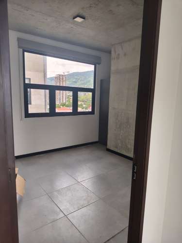 Apartamento moderno de 2 dormitorios en San Salvador con vista panorámica y terraza - Imagen 10