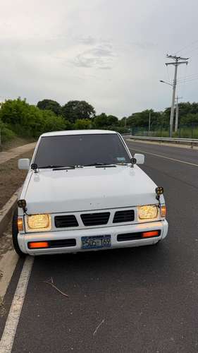 NISSAN HARDBODY 1996 - Imagen 2