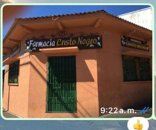 SE VENDE FARMACIA EN CENTRO DE JUAYUA