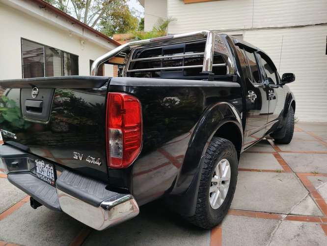  NISSAN FRONTIER DOBLE CABINA  2018 , 4X4,PIÑON DE MONTAÑA, ,…. SI VE EL ANUNCIO ES PORQUE ESTA DISPONIBLE - Imagen 4