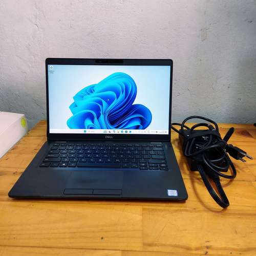 Laptop profesional: Dell Latitude 5300 (Sin detalles)