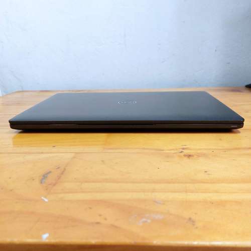 Laptop profesional: Dell Latitude 5300 (Sin detalles)