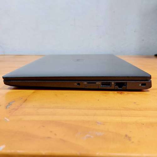 Laptop profesional: Dell Latitude 5300 (Sin detalles)