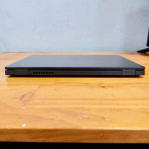 Laptop profesional: Dell Latitude 5300 (Sin detalles)