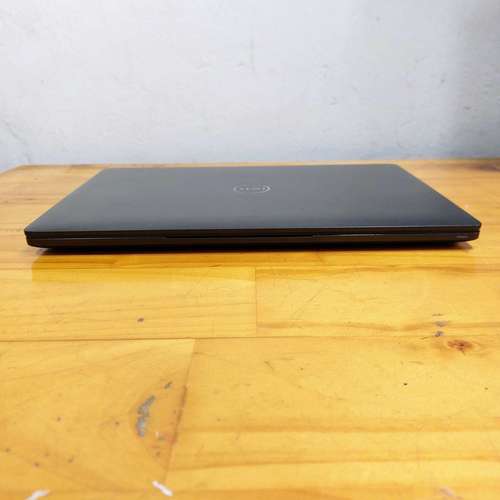 Laptop profesional: Dell Latitude 5300 (Sin detalles)
