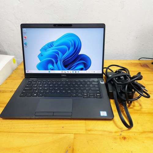 Laptop profesional: Dell Latitude 5300 (Sin detalles) - Imagen 1