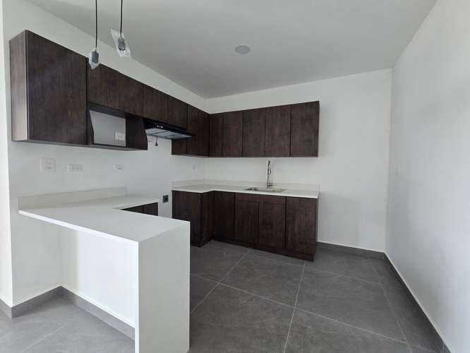 Se alquila apartamento en San Benito - Imagen 2