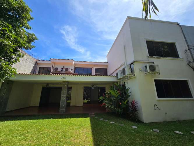 Se vende o se alquila casa en cumbres de cuscatlan adentro de pluma - Imagen 15