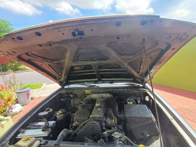 Vendo Mazda B2000 año 2006