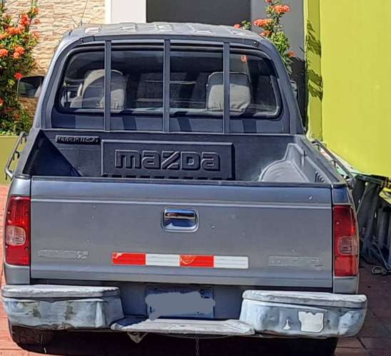 Vendo Mazda B2000 año 2006