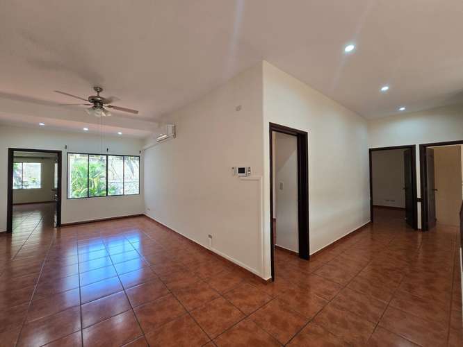 Se alquila casa en cumbres de cuscatlan - Imagen 9