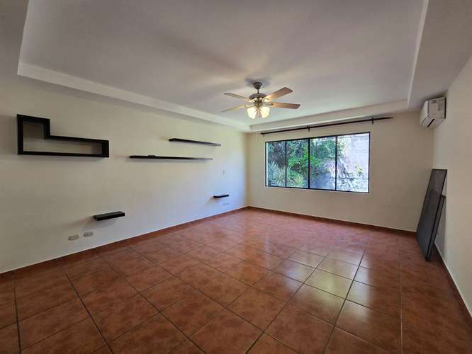 Se alquila casa en cumbres de cuscatlan - Imagen 6