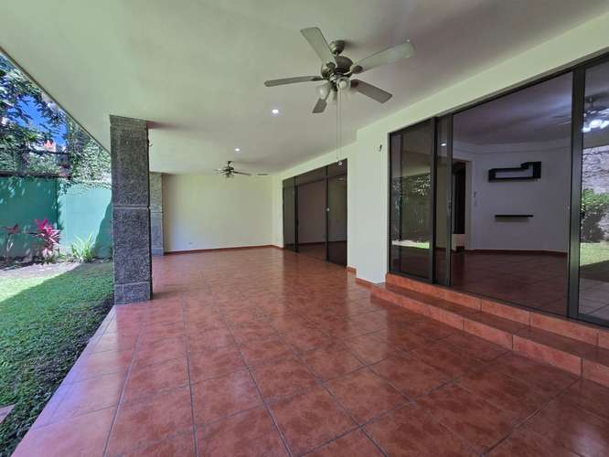 Se alquila casa en cumbres de cuscatlan - Imagen 3